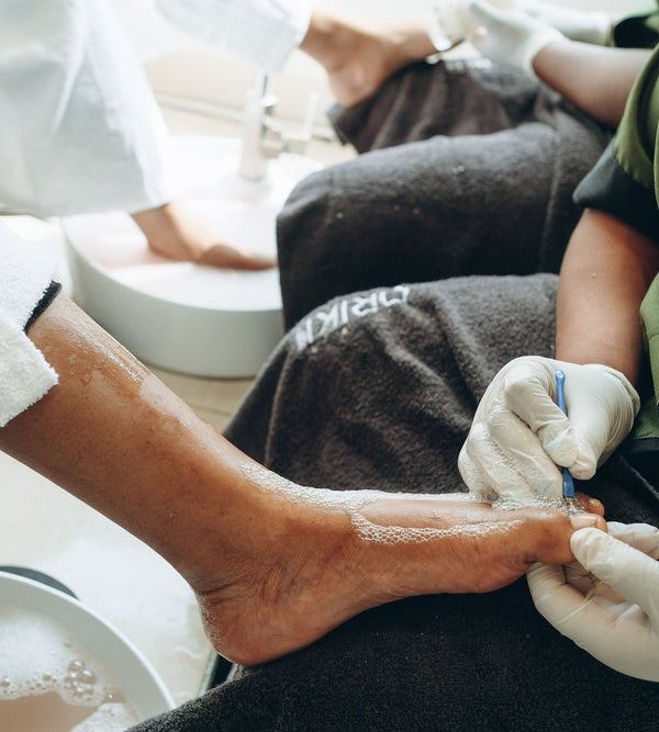 Deluxe Pedicure with Foot Mask (Add-On)